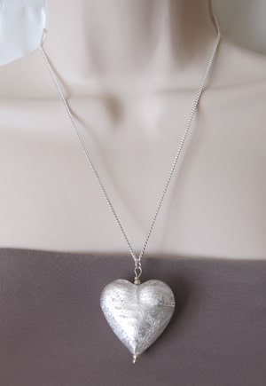 Collier coeur de Murano feuille d'argent